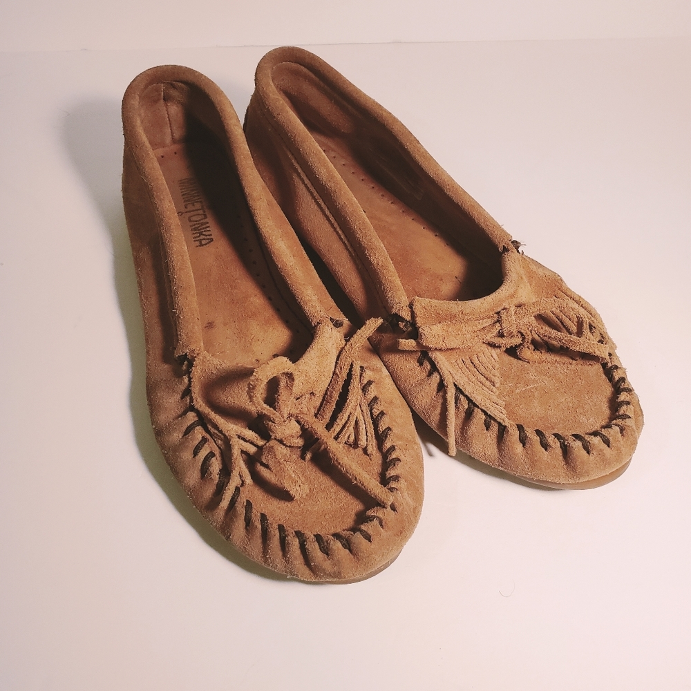 Minnetonka Moccasins Size 9